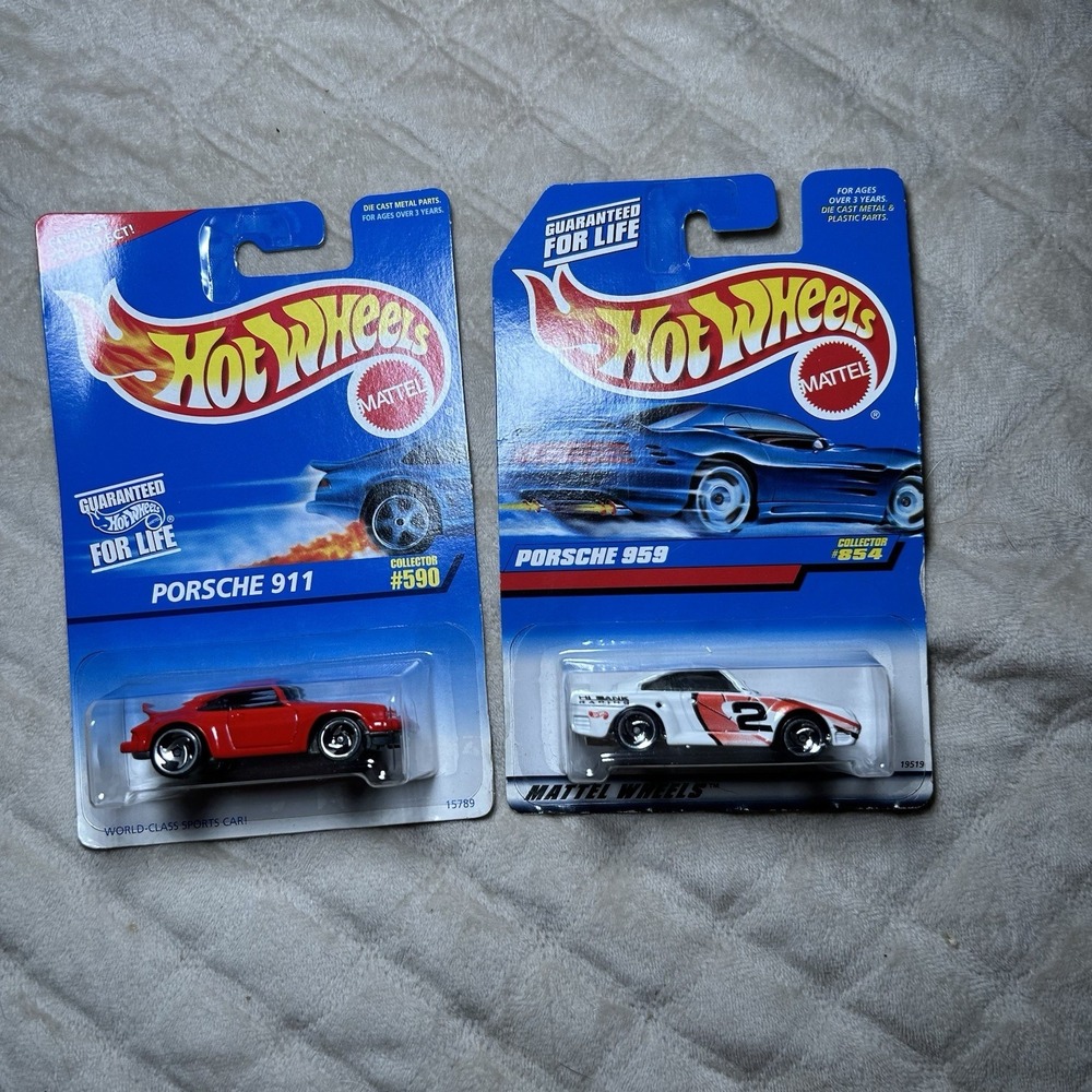 Hot Wheels Set Of 2 Porsche Cars Diecast NIB 1;64